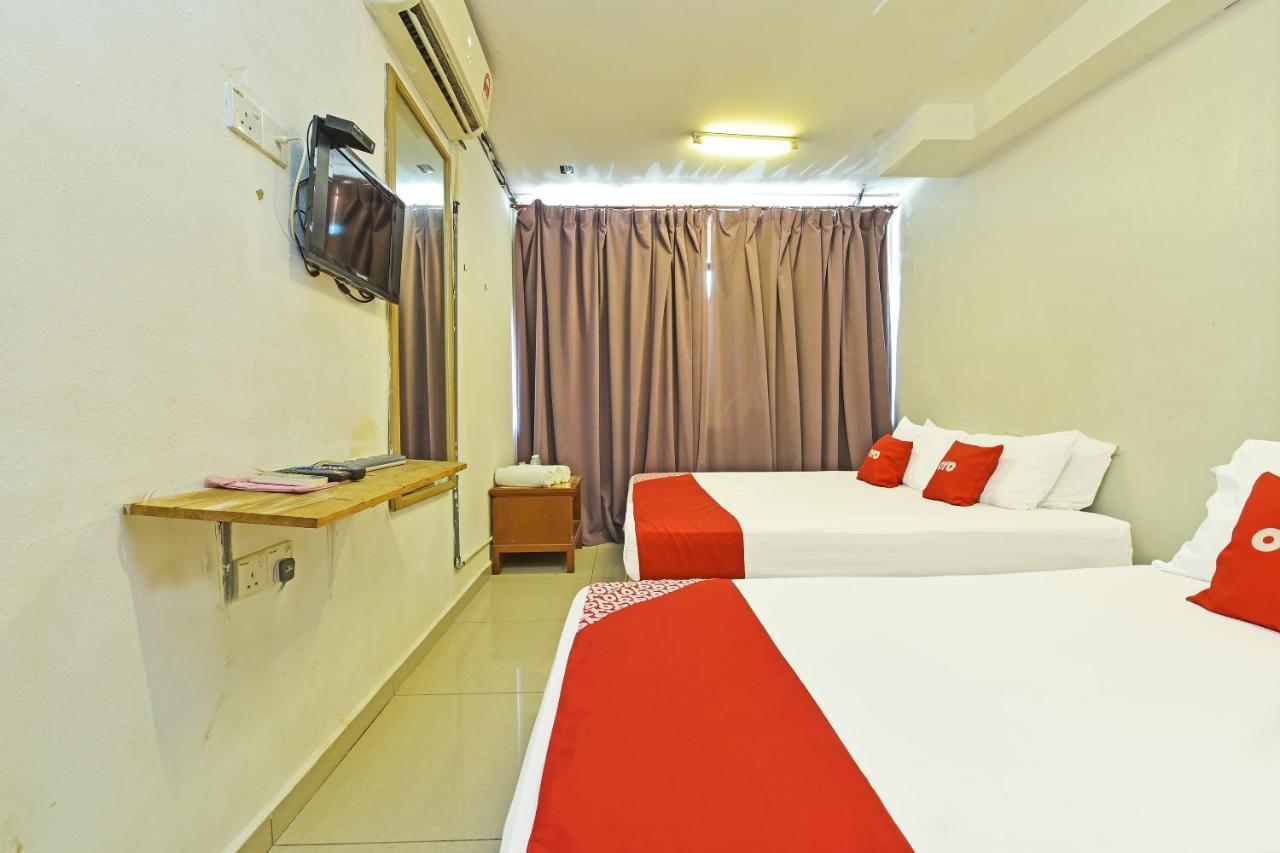 F Hotel Sungai Dua Bukit Exterior photo