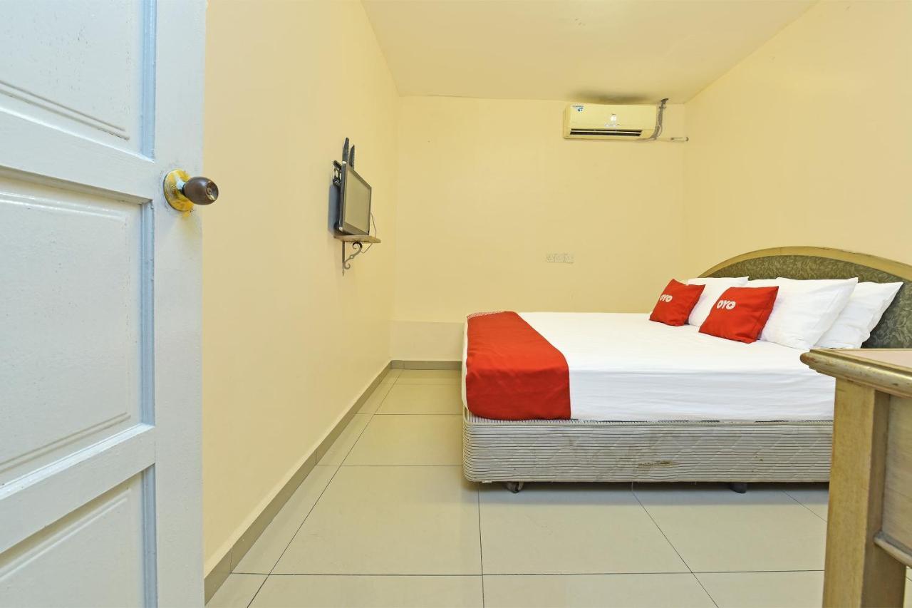 F Hotel Sungai Dua Bukit Exterior photo