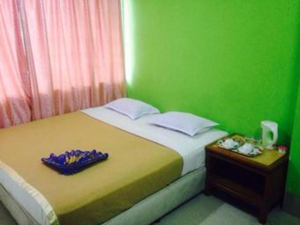 F Hotel Sungai Dua Bukit Exterior photo